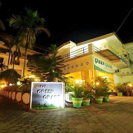 Green Grass Hotel & Restaurant Jaffna Esterno foto