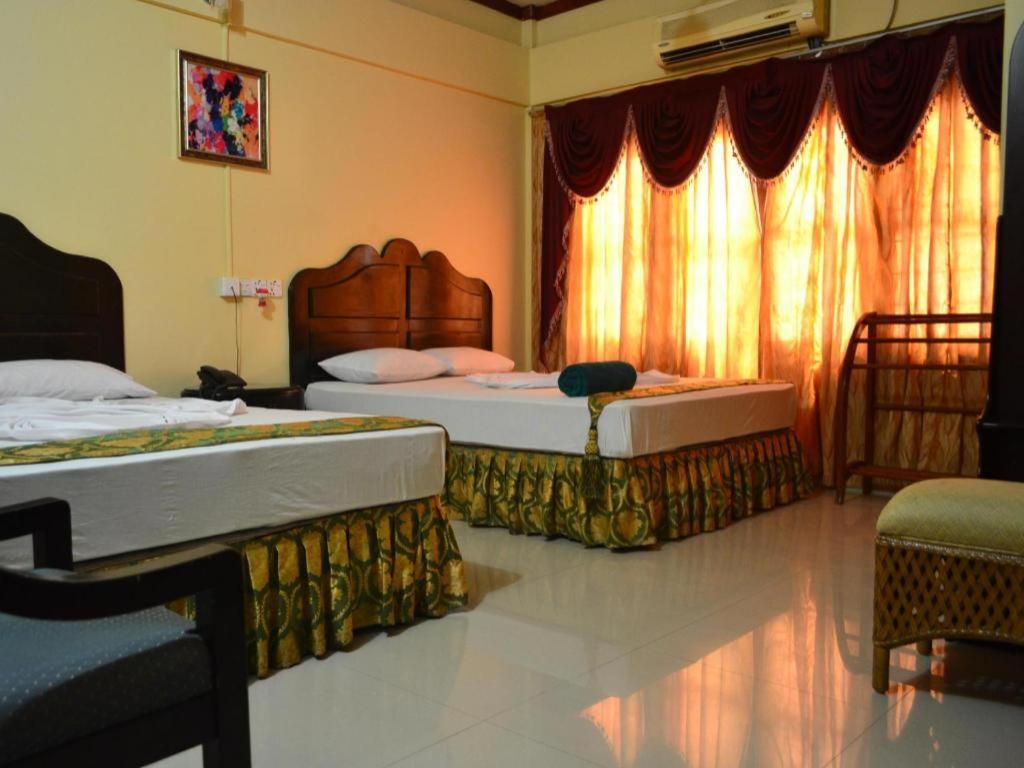 Green Grass Hotel & Restaurant Jaffna Esterno foto