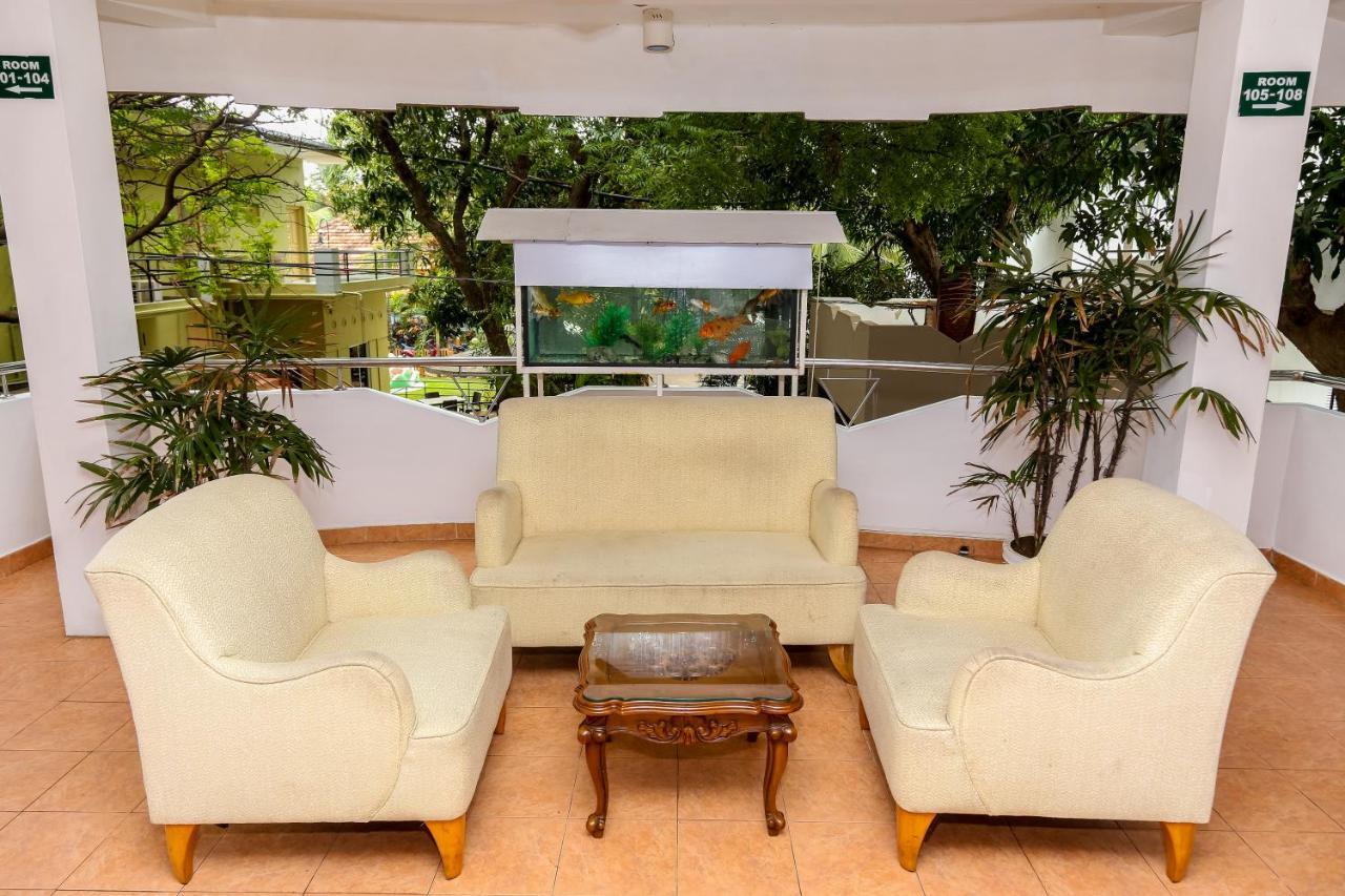 Green Grass Hotel & Restaurant Jaffna Esterno foto