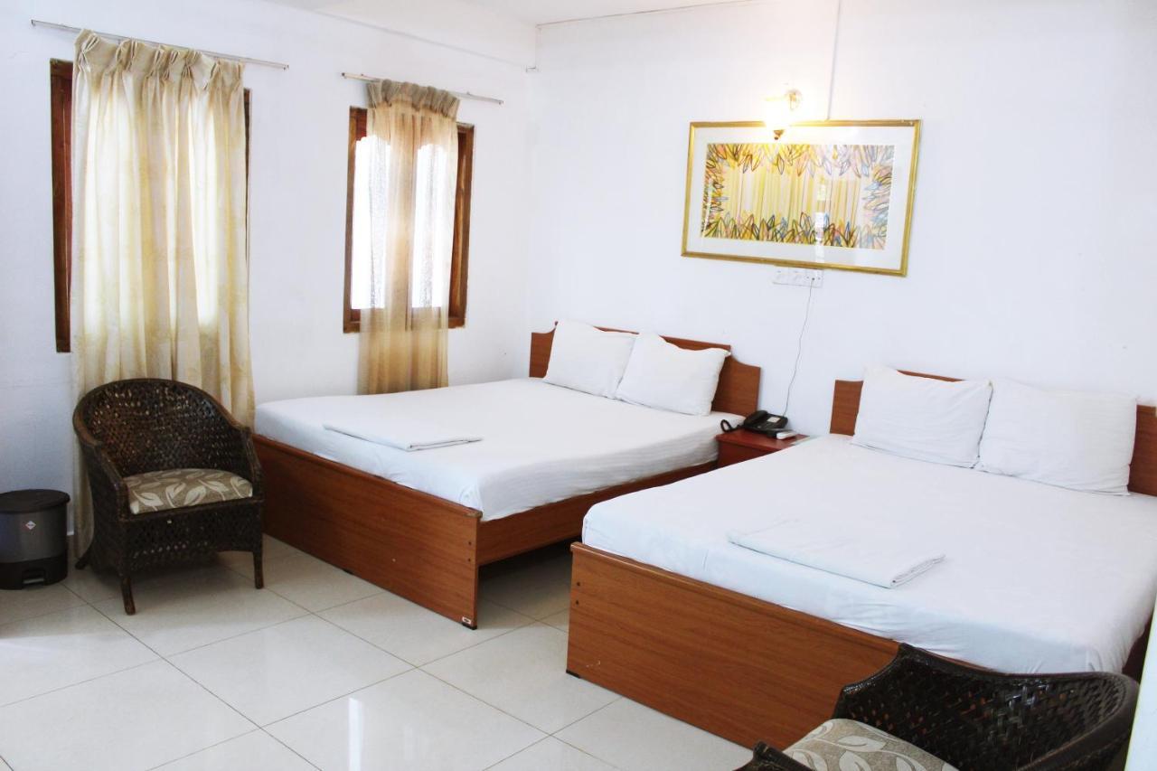 Green Grass Hotel & Restaurant Jaffna Esterno foto
