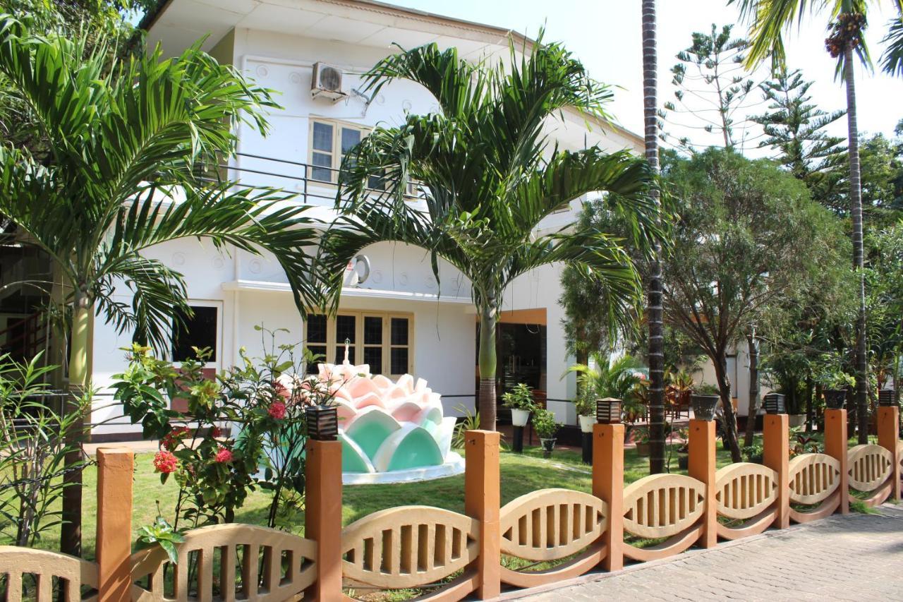Green Grass Hotel & Restaurant Jaffna Esterno foto