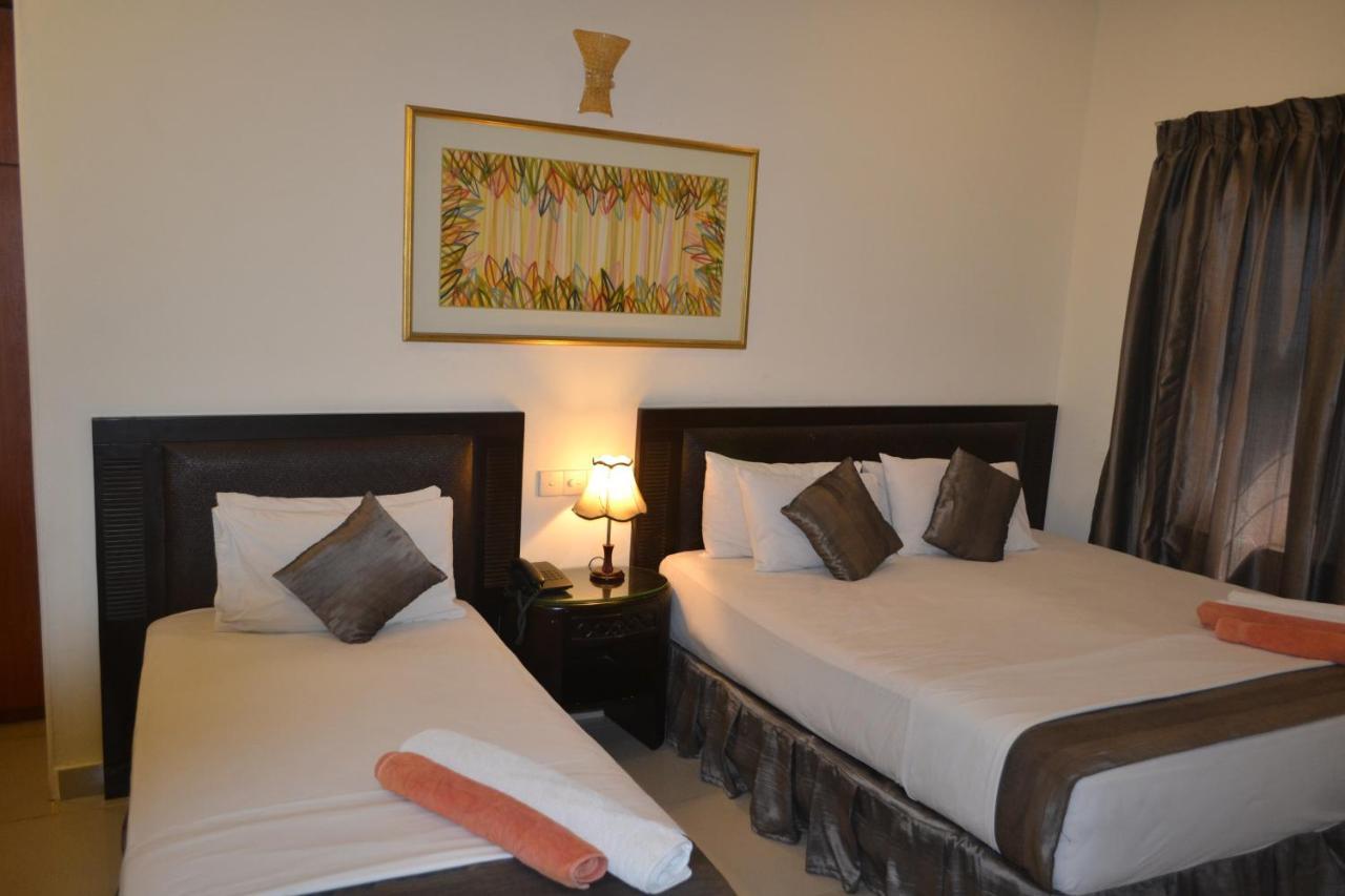 Green Grass Hotel & Restaurant Jaffna Esterno foto
