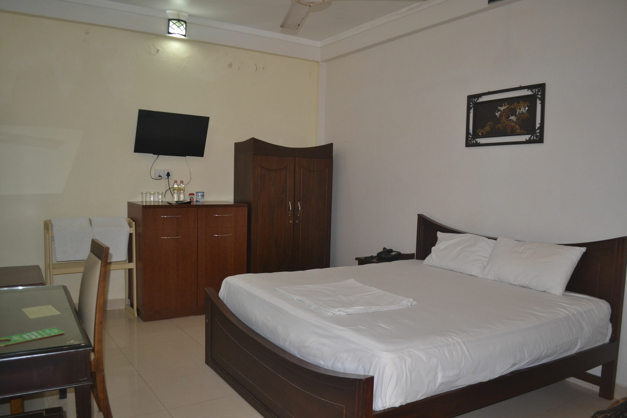 Green Grass Hotel & Restaurant Jaffna Esterno foto