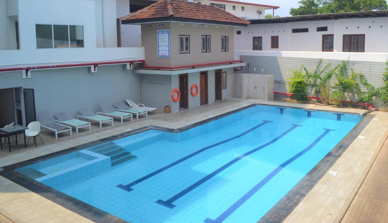 Green Grass Hotel & Restaurant Jaffna Esterno foto
